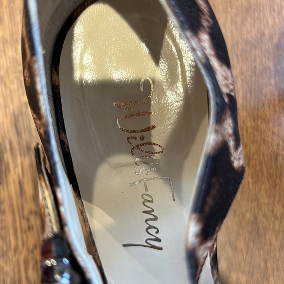 Will’s Fancy Women’s Heels Tan and Black Size 8 1/2 - Picture 6 of 7
